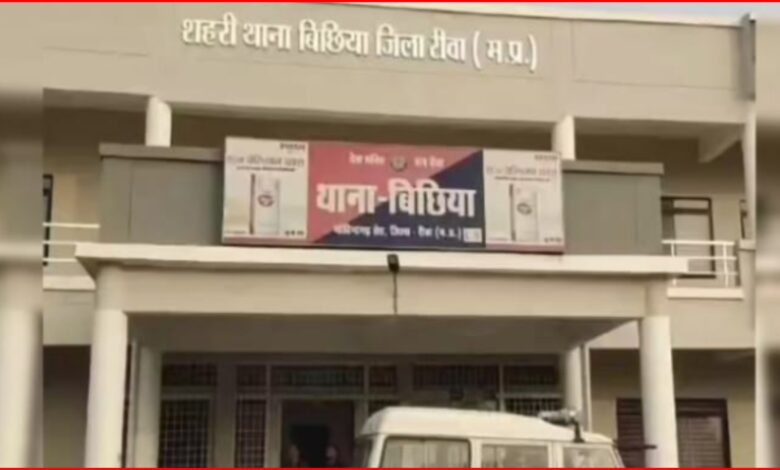 बड़ी खबर: 20 दिन पहले हुआ अंतिम संस्कार, अब पुलिस ने कब्र खोदकर निकाला शव; जांच जारी 1 InCollage 20260731 171357866