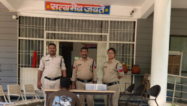 अवैध हथियार के खिलाफ पुलिस की बड़ी कार्रवाई : देशी पिस्टल और बाइक सहित आरोपी गिरफ्तार 1 Screenshot 20260726 200517.WhatsApp