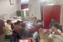 लोकायुक्त की कार्यवाही : तहसीलदार का बाबू 3 हजार रुपये रिश्वत लेते रंगे हाथ ट्रैप, नक्शा दुरुस्ती आदेश कराने के एवज में 5 हजार रुपये की मांगी थी रिश्वत... देखें पूरा वीडियो 4 Screenshot 20260730 164111.WhatsApp