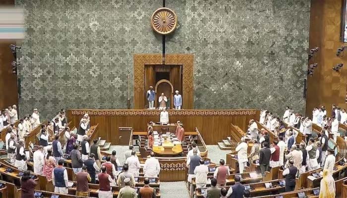 हंगामे की भेंट चढ़ा मानसून सत्र का पहला दिन, लोकसभा-राज्यसभा की कार्यवाही छह बार स्थगित 1 Untitled 7 copy 1