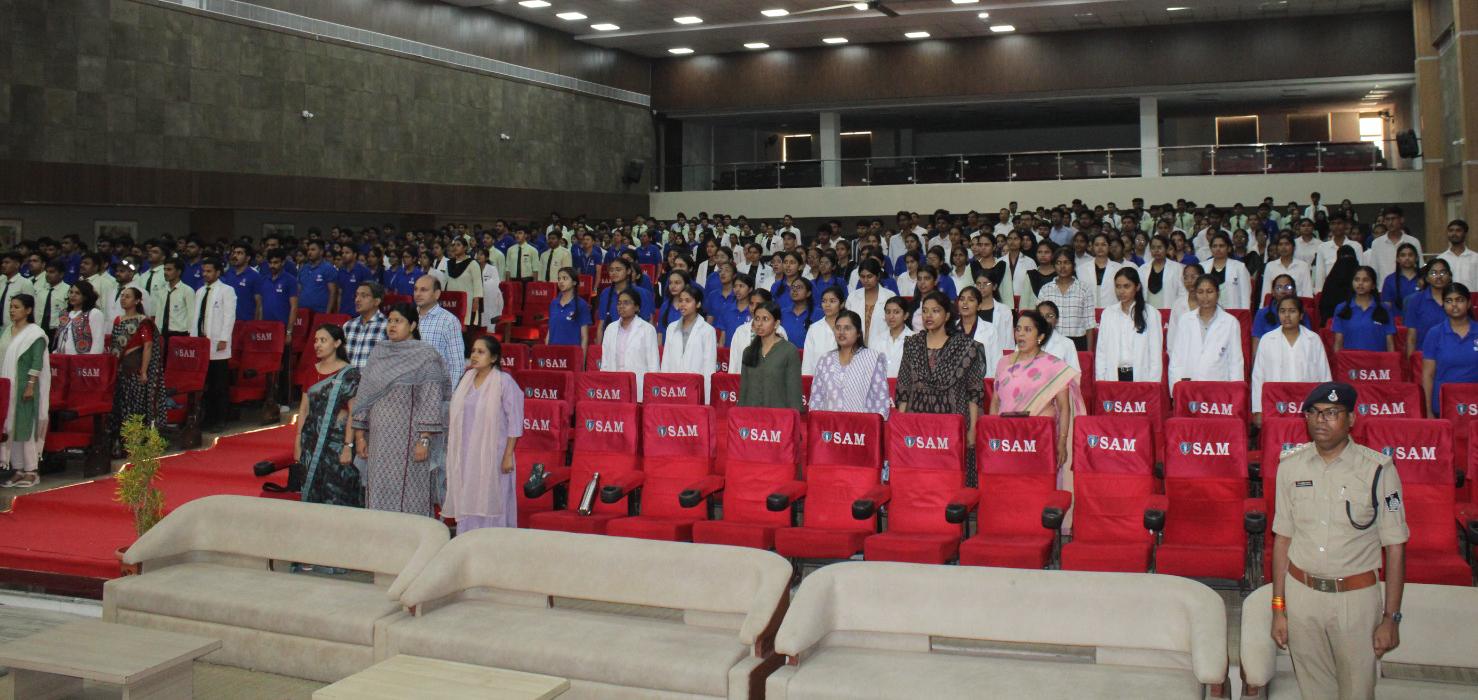 साइबर सेफ क्लिक अभियान 2.0 में 500 छात्रों ने ली डिजिटल सुरक्षा और नशामुक्ति की शपथ 2 WhatsApp Image 2026 07 01 at 18.24.18