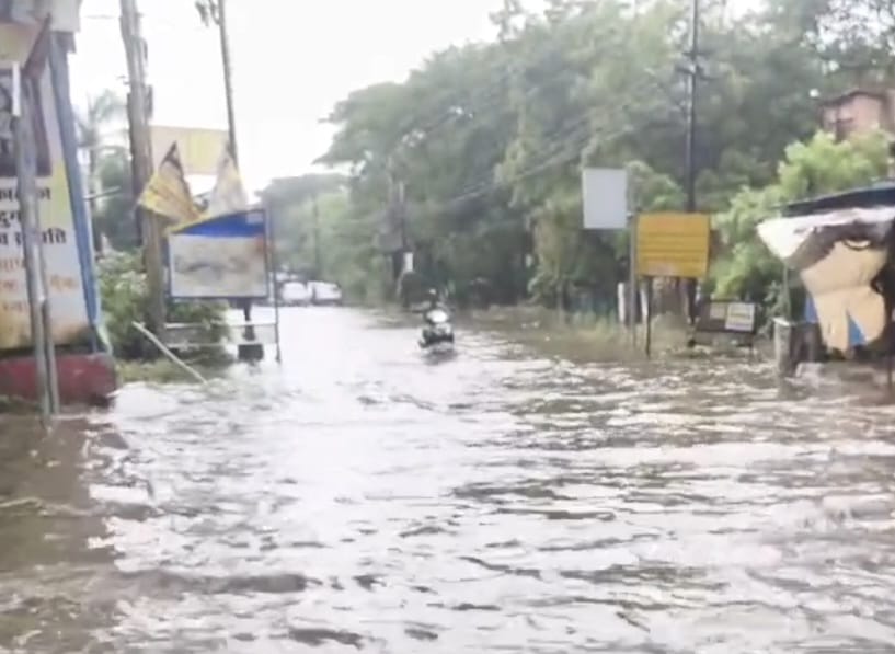 भोपाल में मानसून ने दिखाई रफ्तार, झमाझम बारिश से जनजीवन प्रभावित 2 WhatsApp Image 2026 07 02 at 17.32.28 1