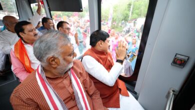 ई-बस से जगदीशपुर पहुंची मोहन कैबिनेट, सादगी और मितव्ययिता का दिया संदेश - मुख्यमंत्री सहित मंत्री और अफसरों ने छोड़ा सरकारी काफिला 6 WhatsApp Image 2026 07 19 at 12.04.38