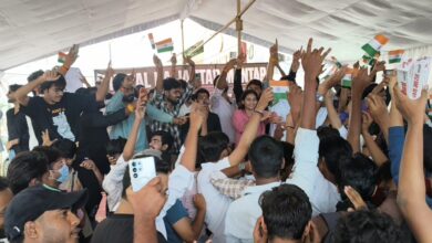 धर्मेंद्र प्रधान के इस्तीफे की खबर से भोपाल के युवाओं में खुशी, रोशनपुरा चौराहे पर मनाया जश्न , देखे वीडियो 10 WhatsApp Image 2026 07 25 at 17.19.50