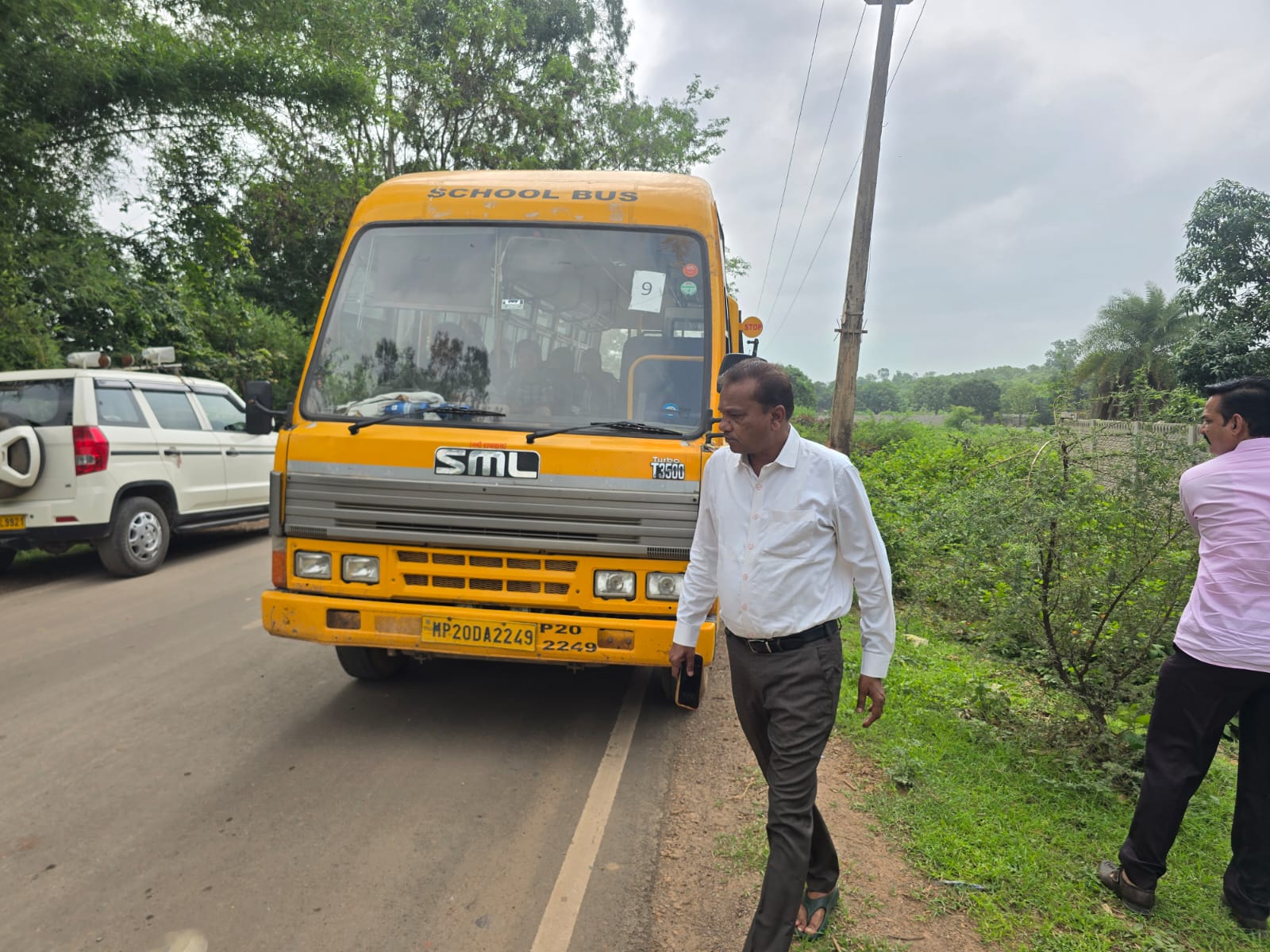 स्कूली बच्चों की सुरक्षा पर सख्ती, सड़कों पर उतरा परिवहन विभाग 2 motion photo 7910100980411921395