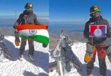 जबलपुर की महिला आरक्षक वर्षा पटेल ने माउंट एल्ब्रुस फतह कर फहराया तिरंगा 8 012 1