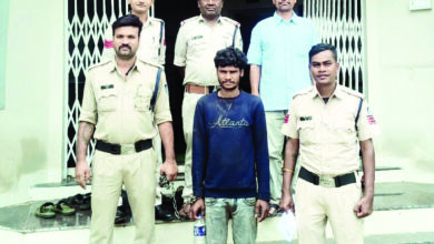 सूने घर को बनाया निशाना, अब आरोपी सलाखों के पीछे, उमरियापान पुलिस ने पकड़ा शातिर चोर, जेवरात बरामद 6 03 8