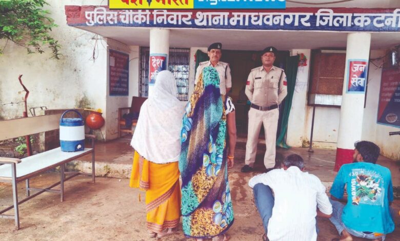 4 आरोपियों से 74 पाव शराब जब्त, ऑपरेशन शिकंजा, निवार पुलिस ने की कार्रवाई 1 IMG 20260810 WA0020