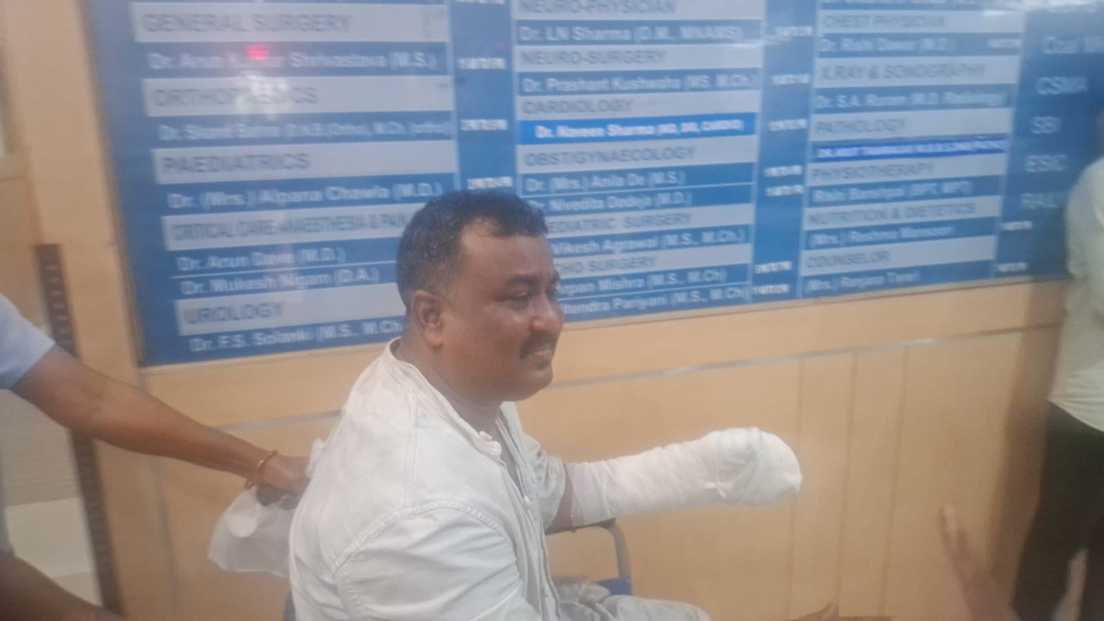 ओएफके में काम के दौरान कर्मी का हाथ झुलसा 2 IMG 20260817 WA0014