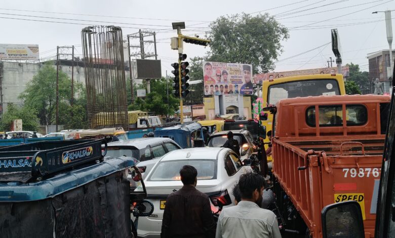 लगातार बारिश से भोपाल बेहाल, कई इलाकों में जलजमाव, सड़कों पर लगा लंबा जाम 1 IMG 20260824 WA0066