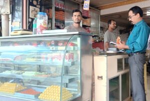मिठाइयों की गुणवत्ता पर खाद्य सुरक्षा विभाग की निगरानी 3 IMG 20260825 WA0089