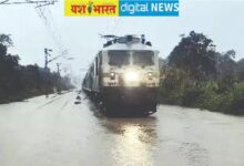 रेल ट्रैक पर पानी भरने से थमीं ट्रेनों की रफ्तार, गोंदिया एक्सपे्रस सहित कई टे्रनों के परिचालन पर पड़ा असर, परेशान हुए यात्री 9 IMG 20260830 WA0005 1