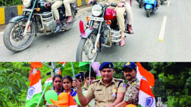 हाथ मेंं तिरंगा लेकर बाइक पर सवार होकर निकले पुलिस अफसर, हर घर तिरंगा अभियान, पुलिस विभाग ने निकाली तिरंगा वाहन रैली 10 IMG 20260809 131102