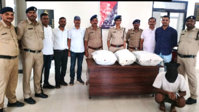 अवैध मादक पदार्थों के विरूद्ध कोतवाली पुलिस की बड़ी कार्यवाही, मुड़वारा स्टेशन के पास 18.748 किलोग्राम गांजा के साथ हरियाणा का तस्कर गिरफ्तार 4 IMG 20260818 200153