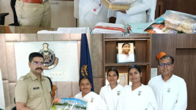 ब्रह्मकुमारी बहनों ने पुलिस के साथ मनाया रक्षाबंधन, एसपी, एएसपी को बांधी राखी, विश्व शांति एवं बंधुत्व का दिया संदेश 6 IMG 20260825 194740
