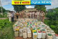 अवैध शराब विक्रय एवं निर्माण के विरुद्ध कटनी पुलिस की बड़ी कार्रवाई, बरही पुलिस ने 4,000 किलोग्राम महुआ लाहन नष्ट किया, स्लीमनाबाद पुलिस ने 16 लीटर कच्ची महुआ शराब की जब्त 4 IMG 20260825 220541