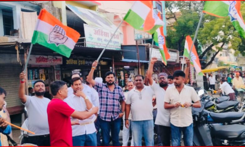 दतिया उपचुनाव में कांग्रेस की जीत: आतिशबाजी, फटाके फोड़कर मनाया भव्य जश्न 1 InCollage 20260803 194300511