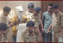 8 साल की मासूम से दुष्कर्म के बाद हत्या : स्कूल से "पापा बुला रहे" कहकर ले गया दरिंदा, जंगल में मिला शव 4 InCollage 20260806 195308047