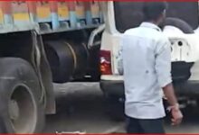दर्दनाक सड़क हादसा: तेज रफ्तार कार खड़े ट्रक से टकराई, 2 महिलाओं की मौत, 2 गंभीर 4 InCollage 20260806 221658344
