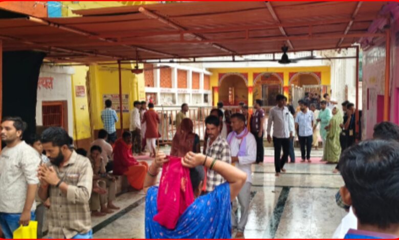 सावन में बांदकपुर में लगा भक्तों का मेला : चाक-चौबंद रही पुलिस व्यवस्था... देखें पूरा वीडियो 1 InCollage 20260810 143006747