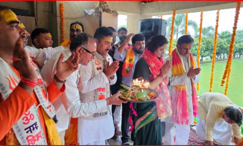 विशाल कावड़ यात्रा : डिप्टी सीएम ने लगाए हर हर महादेव के जयकारे , देखें पूरा वीडियो... 1 InCollage 20260817 175131010