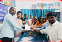 सिर पर दौड़ रही हाईटेंशन लाइन : एनएच 45 और नाली निर्माण ने बढ़ाई आफत 8 InCollage 20260819 120217037