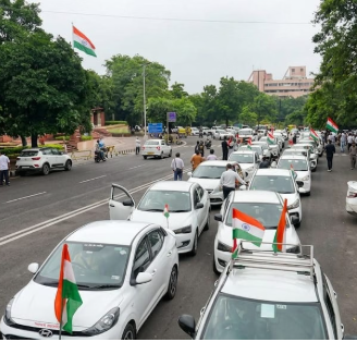 भोपाल में किराया बढ़ाने और एग्रीगेटर कंपनियों की मनमानी के खिलाफ सड़क पर उतरे टैक्सी चालक 1 Screenshot 2026 08 19 171818