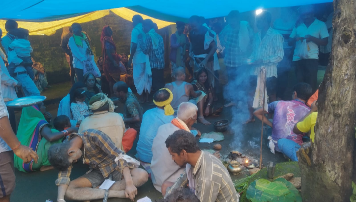 नाग पंचमी यश भारत विशेष : नागपंचमी में विशेष विधि से उतारते हैं सांप का जहर, पंडा को चढ़ता है नाग का भाव... पढ़े आस्था के अजब गजब रंग 3 Screenshot 20260817 195555.WhatsApp