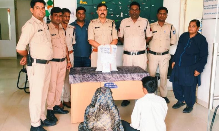 ‘क्राइम पार्टनर’ बने पति-पत्नी: 60 हजार का गांजा बरामद, पुलिस ने पहुंचाया सलाखों के पीछे 1 Screenshot 20260817 220719.WhatsApp