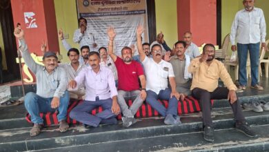 36 सूत्रीय मांगों को लेकर रादुविवि कर्मचारी क्रमिक अनशन पर बैठे,,देखे वीडियो 8 WhatsApp Image 2026 08 06 at 17.24.07