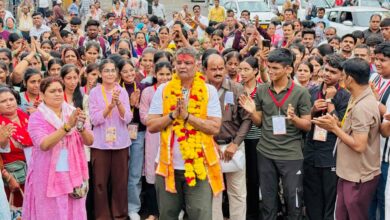 नरेला के 70 मेधावी छात्र 300 परिजनों के साथ निःशुल्क ब्रज दर्शन यात्रा पर रवाना 5 WhatsApp Image 2026 08 08 at 18.28.11