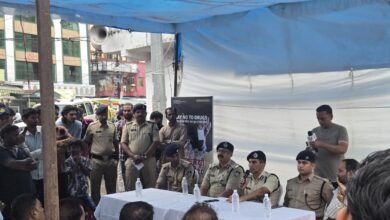 इतवारा चौक में पुलिस आयुक्त ने किया जनसंवाद - अवैध नशामुक्त क्षेत्र, ट्रैफिक और साइबर सुरक्षा पर दिया जोर 7 WhatsApp Image 2026 08 10 at 12.18.35