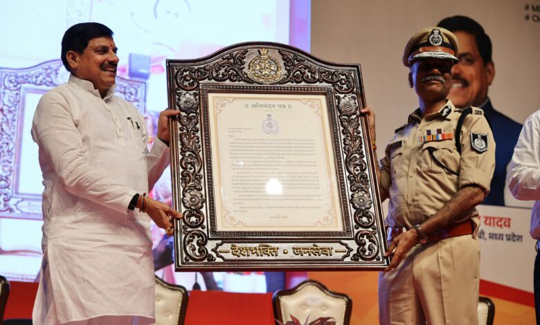 पदोन्नति और नई भर्तियों से मजबूत होगी मध्य प्रदेश पुलिस, सीएम डॉ. मोहन यादव ने बांटे नियुक्ति पत्र 1 WhatsApp Image 2026 08 10 at 17.38.58