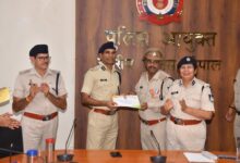 150 पुलिस अधिकारी-कर्मचारी प्रशस्ति पत्र से हुए सम्मानित 8 WhatsApp Image 2026 08 18 at 12.18.41