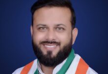 हाई कोर्ट के आदेश पर नारियल खेड़ा में चला बुलडोजर: 23 मकान और 25 दुकानें ध्वस्त, प्रभावितों के पुनर्वास की मांग 2 WhatsApp Image 2026 08 19 at 12.51.54