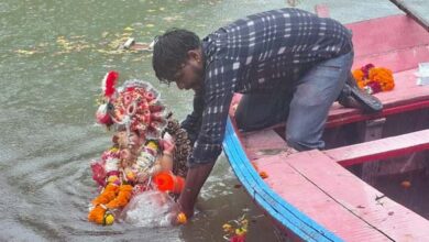 अनंत चतुर्दशी पर नम आंखों से दी गणपति बप्पा को विदाई, देखे वीडियो ...... 7 03 10