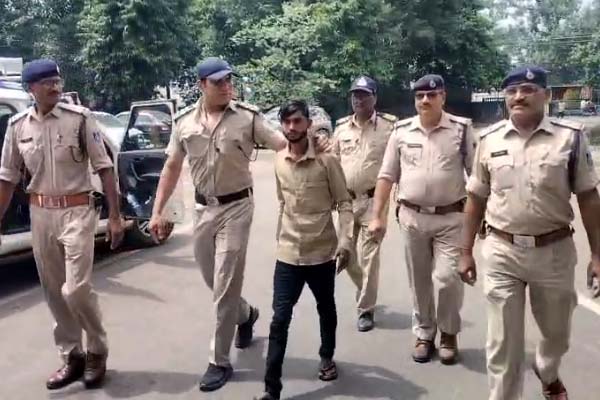 3000 रुपए का फरार इनामी चाकूबाज गिरफ्तार, वारदात में प्रयुक्त चाकू जब्त, देखे वीडियो ...... 1 05 6