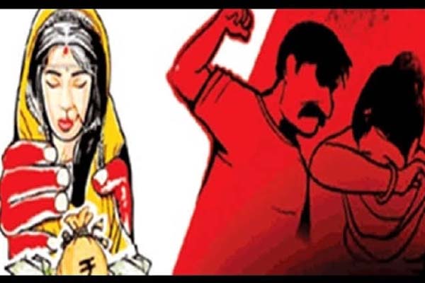मझौली के अभाना गांव का मामला; पांच लाख के लिए पत्नी पर जुल्म, अब पुलिस के निशाने पर आरोपी पति 1 07 4