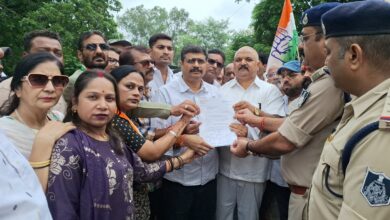 राहुल गांधी पर एफआईआर के विरोध में कांग्रेस का जोरदार प्रदर्शन 6 20260901 130756