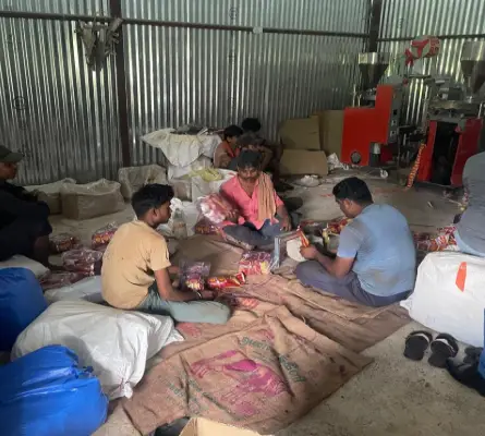 भोपाल में ऑटोमैटिक मशीनों से गुपचुप बन रहा था गुटका 1 20260921154707 sjuIvN4f