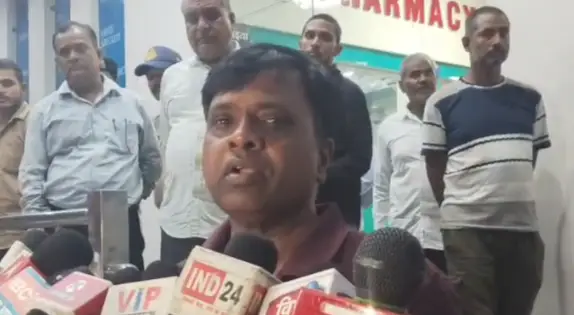प्रशासन का 'सर्जिकल स्ट्राइक' मोड: अस्पताल पहुंचे कलेक्टर और एसपी, निजी नर्सिंग होम्स में हड़कंप.... देखें पूरा वीडियो 1
