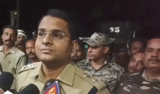 रेड, मौत और बवाल: जुआ फड़ पर रेड के दौरान अधेड़ की मौत, अस्पताल में हंगामा, 8 पुलिसकर्मी लाइन अटैच 1 20260925121717 ZJdoD4cp