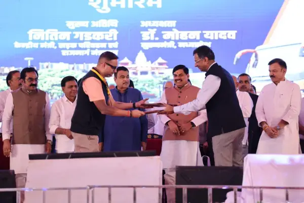 एमपी में आज से दौड़ीं 351 बसें, सुगम परिवहन सेवा और पीएम ई-बस सेवा का शुभारंभ 1 20260925154511 quTr373G