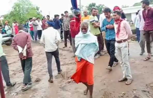 गणेश पंडाल में दर्दनाक हादसा : करंट लगने से चार युवकों की दर्दनाक मौत... क्षेत्र में मातम 1 20260926105906 el6fvmk5