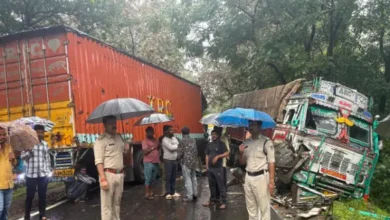 गड्ढों ने फिर बिगाड़ा सफर : दो ट्रकों की भिड़ंत , हाईवे पर 7 घंटे जाम, पुलिस ने मशीन की मदद से खुलवाया जाम.... देखें पूरा वीडियो 6 20260926143117 N4J0VpUu