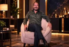 डीबी मॉल के सामने मौत बनकर खड़ा था स्ट्रीट लाइट का खंभा सड़क पार करते समय पोल पकड़ते ही लगा करंट, भाजपा युवा मोर्चा नेता दिव्यऋषि तिवारी की मौत 3 20260928000618 DerD2yJY