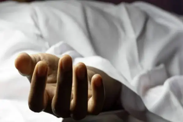 सीढ़ियों से गिरने से युवक की मौत, पुलिस जांच में जुटी 1 20260929132532 wqOIfDUi