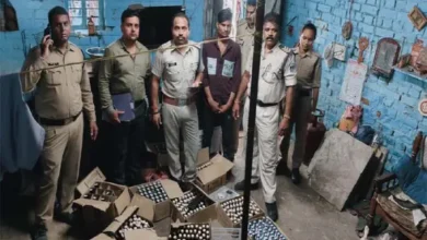 घर के पीछे से फरार हुआ शराब तस्कर, 65 लीटर अवैध शराब जब्त… देंखे वीडियो 4 20260929145715 QJOJyVZC