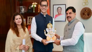 मुख्यमंत्री डॉ. मोहन यादव से डॉ. चंद्रेश शुक्ला ने की भेंट : इंडो यूके हेल्थ केयर सहयोग पर हुई चर्चा 4 20260930200459 E6yUGNlz
