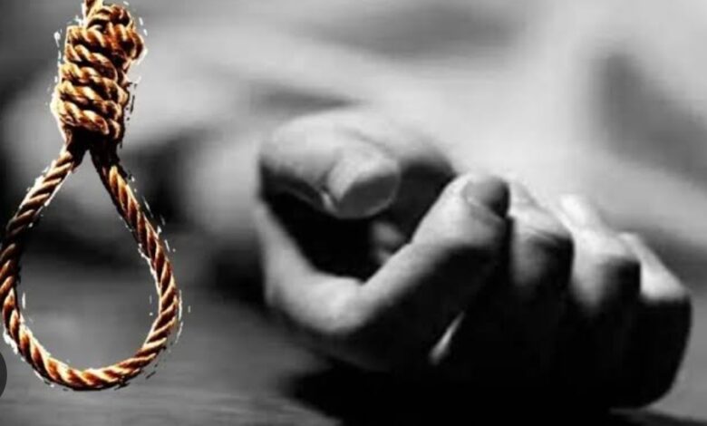 इंजीनियरिंग छात्रा ने फांसी लगाकर दी जान: घर लौटने पर फंदे से लटकी मिली बहन 1 3e4abbc8 e127 431e 9e77 528f181e7de7 1727434002240